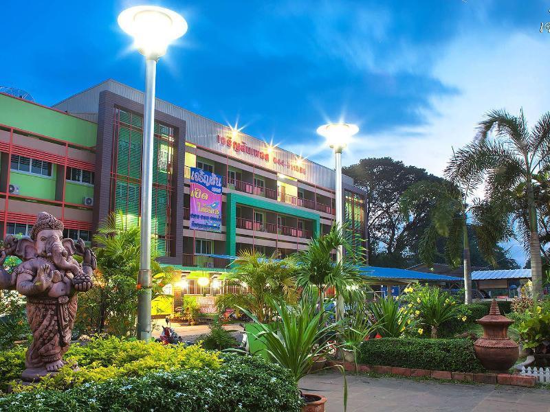Jaroensin Place Buriram Esterno foto