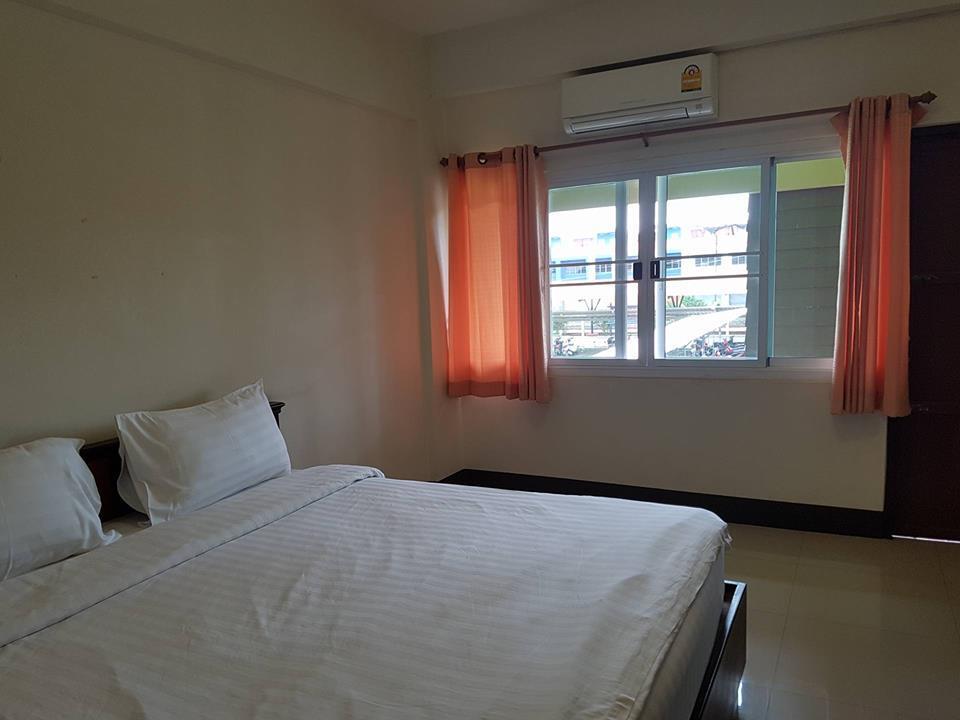 Jaroensin Place Buriram Esterno foto