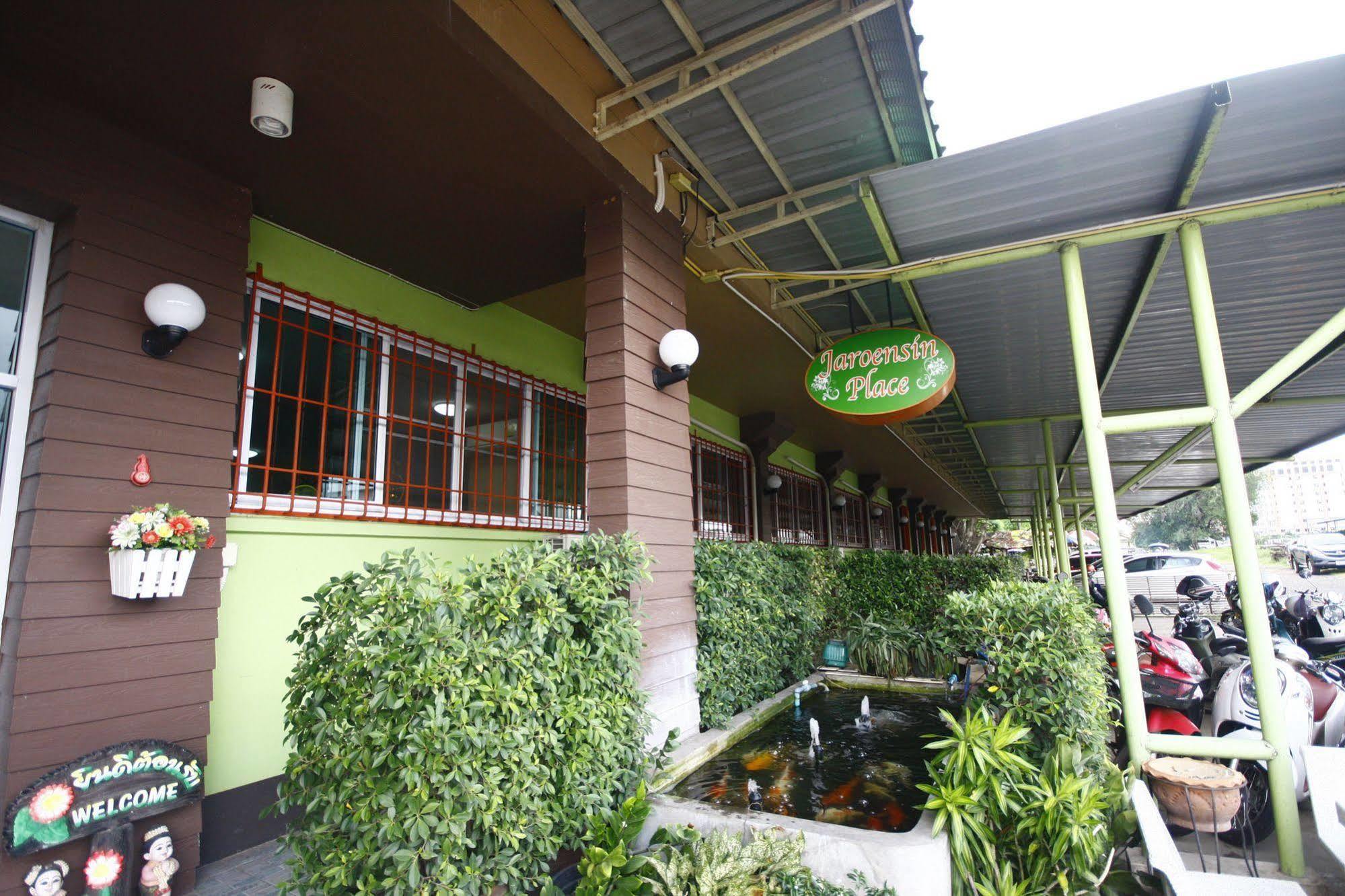 Jaroensin Place Buriram Esterno foto
