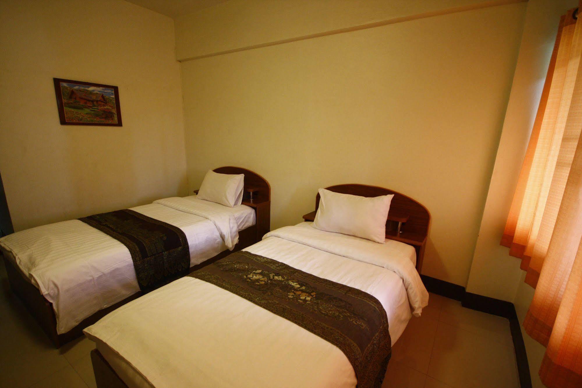 Jaroensin Place Buriram Esterno foto