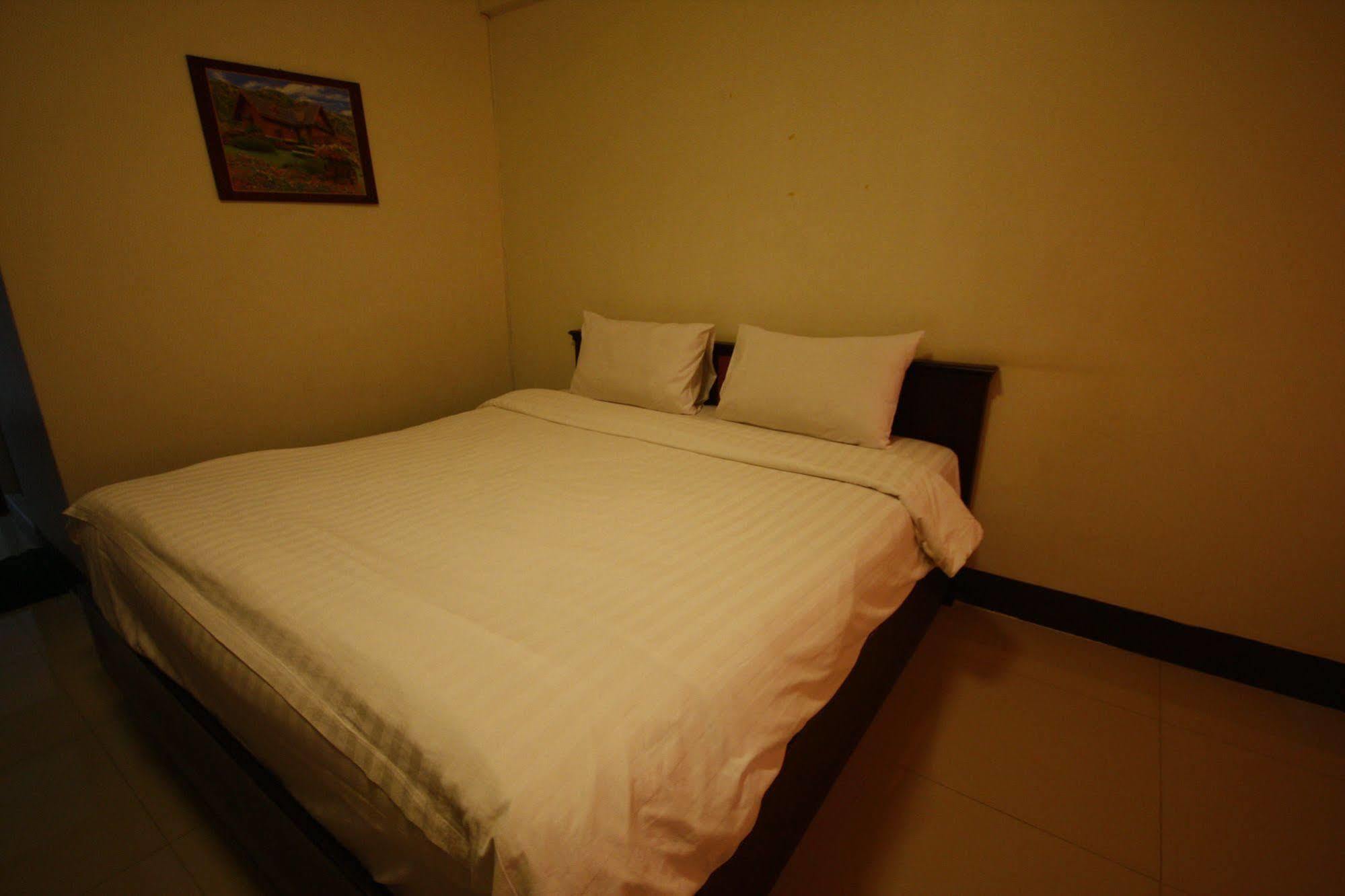 Jaroensin Place Buriram Esterno foto