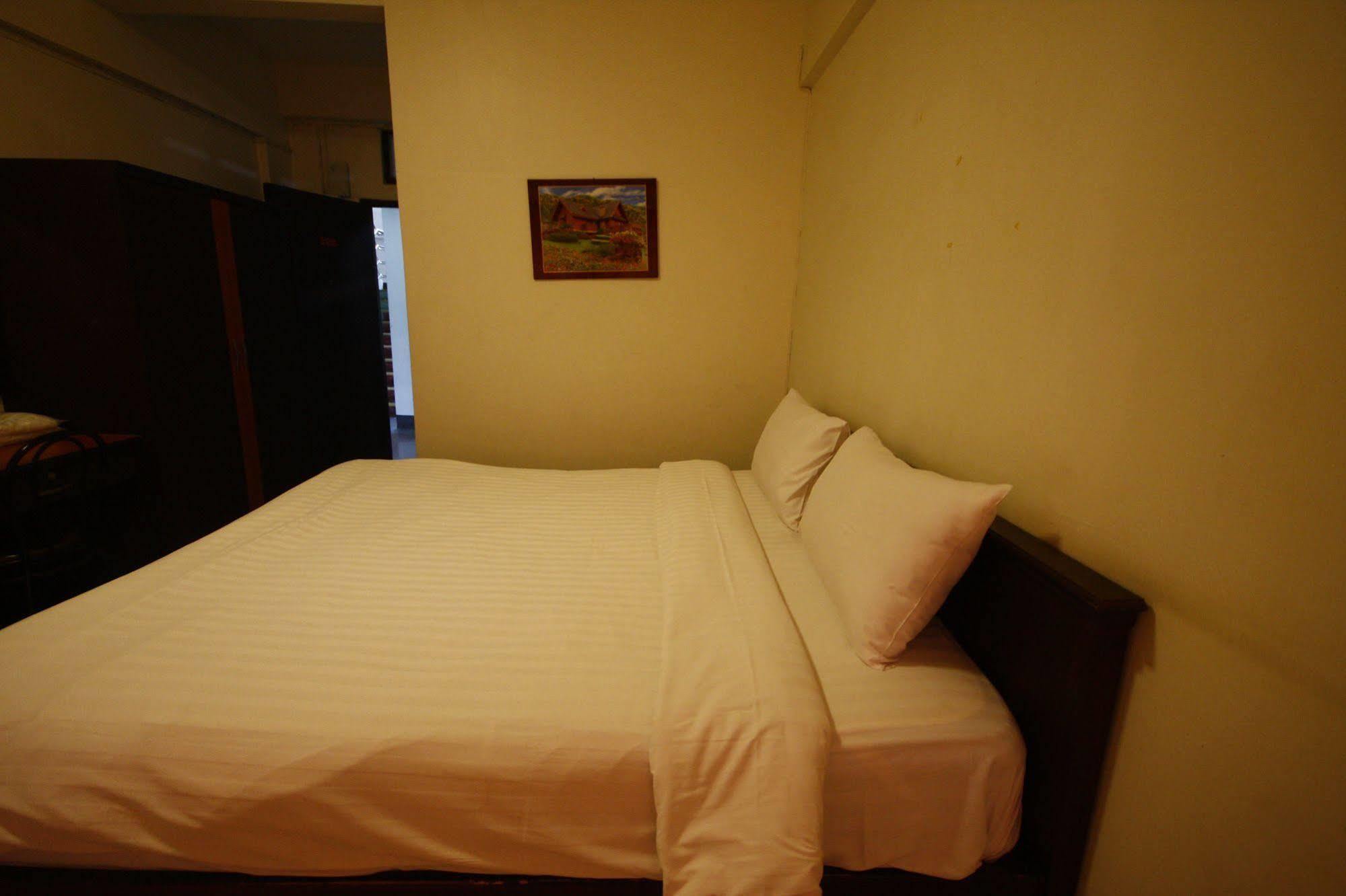 Jaroensin Place Buriram Esterno foto